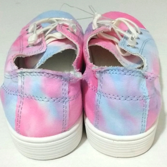 MADDEN GIRL TIE DYED SNEAKERS SIZE 6 NWOT - Picture 4 of 9
